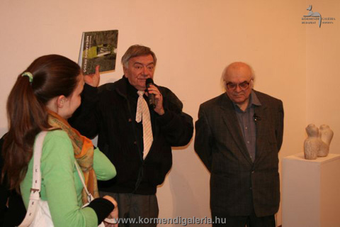 Csák Máté és Deim Pál a kiállítás megnyitóján bemutatják a Mészáros Dezső szobrászművészről szóló monográfiát