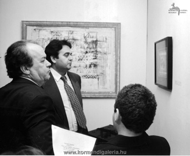Ioannis Drakularcos nagykövet úr megtekinti a kiállítást