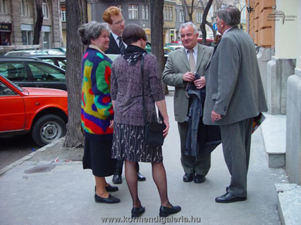 Körmendi Anna, Csák Ferenc művészettörténész, Hajdu László polgármester és országgyűlési képviselő, Csák Máté, valamint háttal Kádár Katalin, Túry Mária leánya