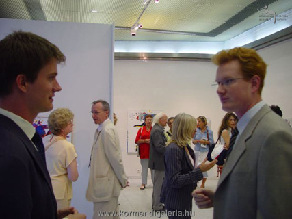 Olivér Náray a svájci nagykövetség kulturattaséja és Csák Ferenc művészettörténész a kiállításon