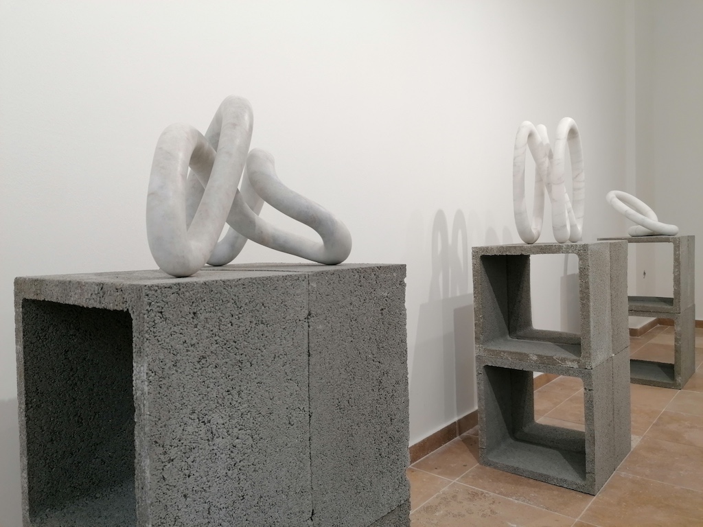 Kiss Dániel szobrászművész kiállítása a Nagyházi Contemporary-ban.