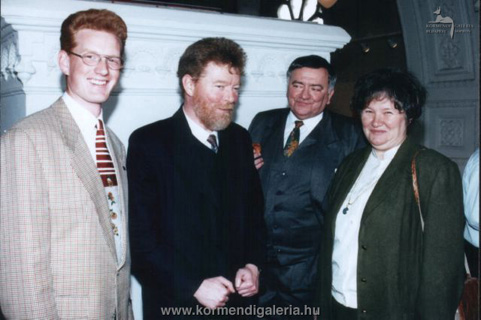 Csák Ferenc művészettörténész, Donát László országgyülési képviselö, Csák Máté, és Körmendi Anna a megnyitón